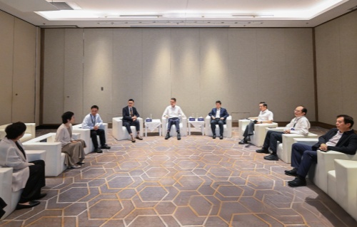 中国饭店协会会长陈新华出席温州申办“世界美食之都”系列活动2_副本.jpg