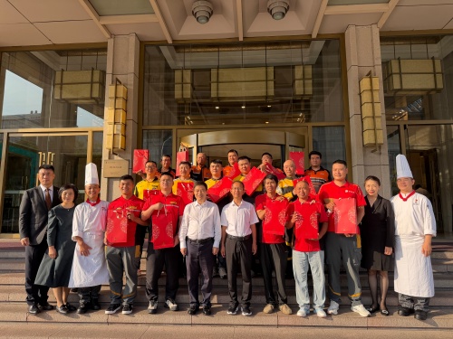 陈新华会长出席工会“爱心餐”——中秋暖新团圆饭活动2_副本.jpg