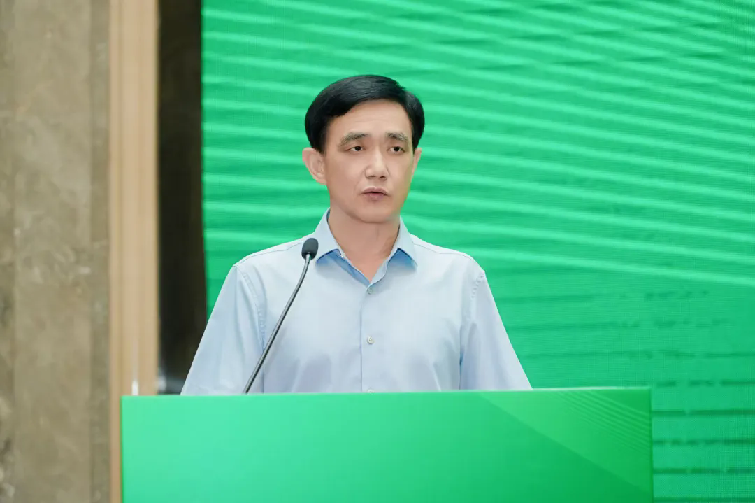 泰安市商务局党组成员、三级调研员 曹振兴.webp.png